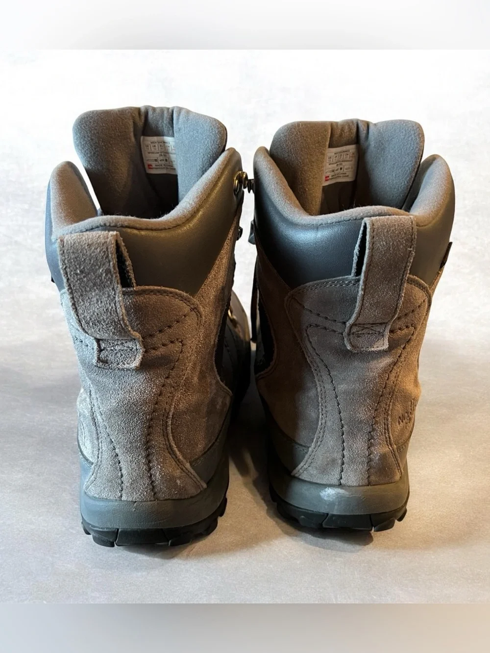 The North Face Chilkat Boots Zinc Gray Men’s 13 Waterproof Suede Upper Unused